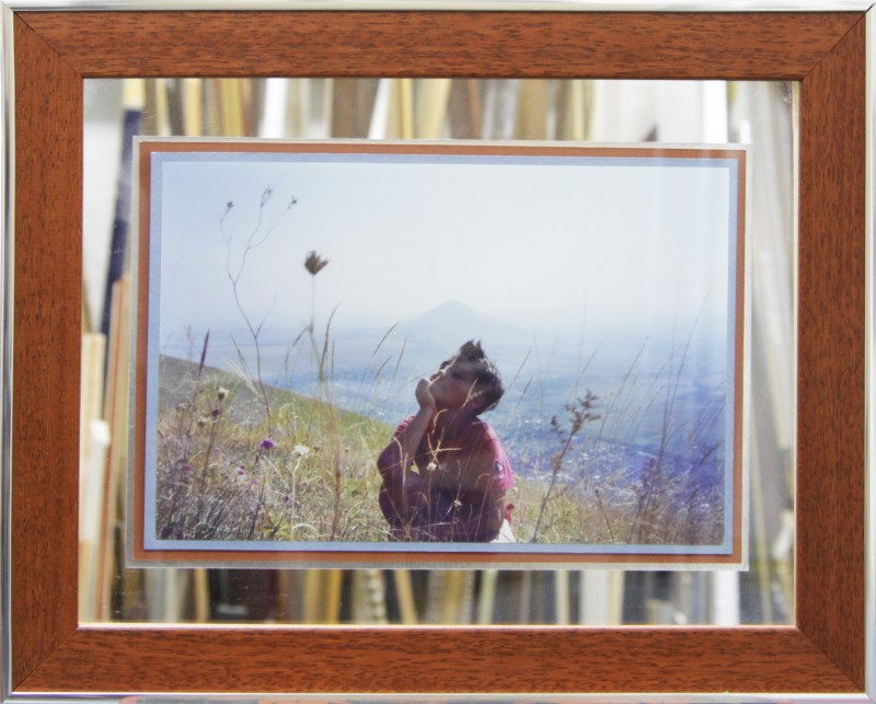 Оформление фотографии между двух стекол с паспарту в деревянном багете с алюминиевым профилем